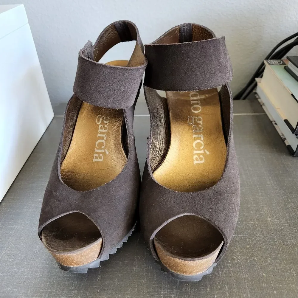 Pedro Garcia brown suede slingback heels - Picture 2 of 7